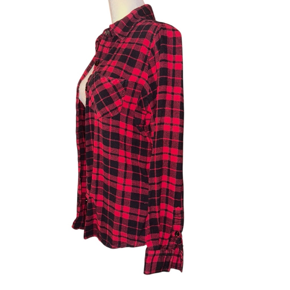 5️⃣Forever 21 Red & Black Plaid Flannel Button-Up Shirt Size M